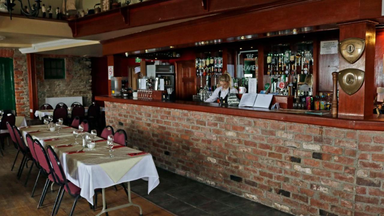 The Seaview Tavern Ballygorman Экстерьер фото