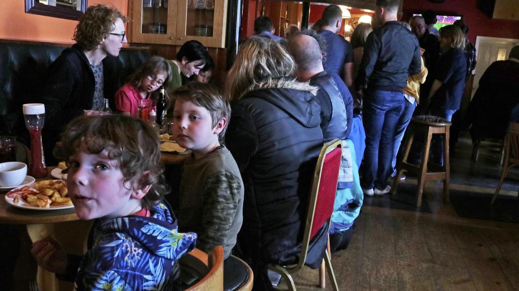The Seaview Tavern Ballygorman Экстерьер фото